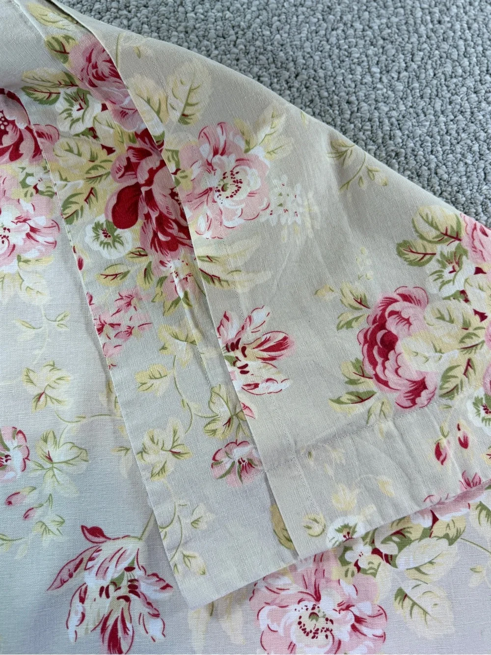 Pottery Barn Vintage Pillow Sham Shabby-Chic English Cabbage Rose Print Standard